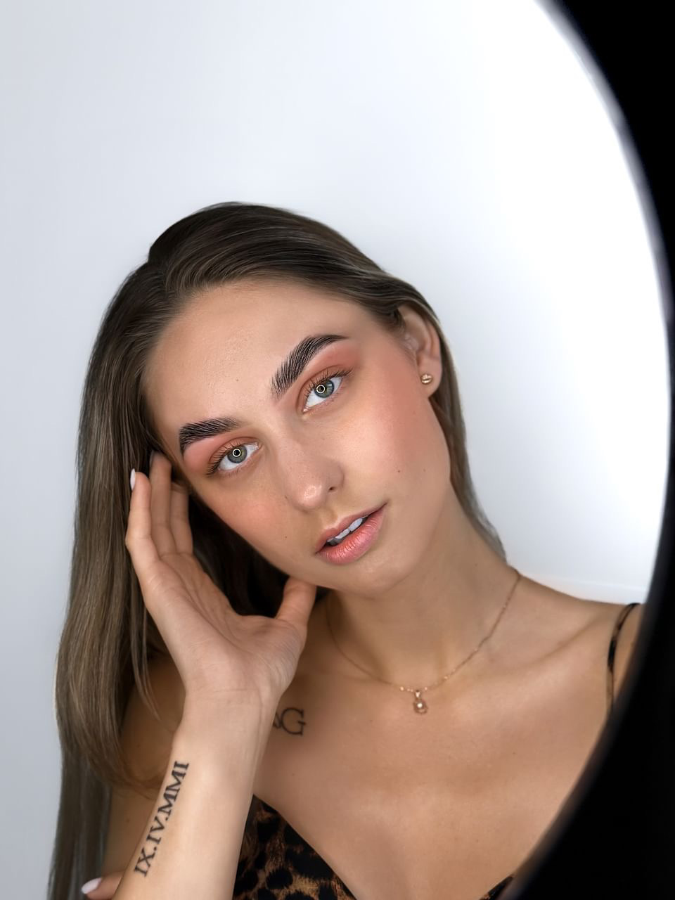 fdacb1ee 4352 4948 8bad a0e0483781e1